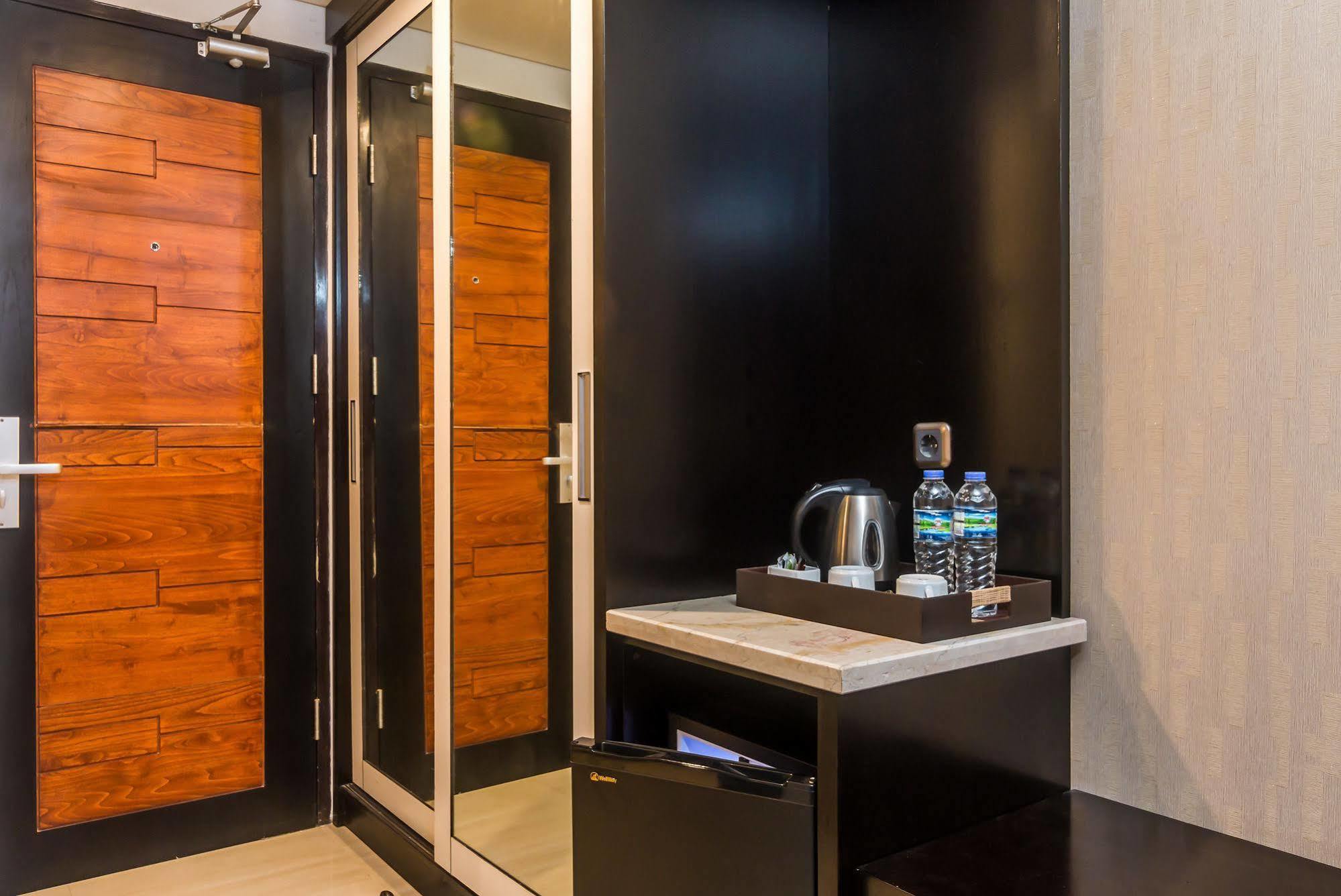 Zen Rooms Denpasar Marlboro מראה חיצוני תמונה