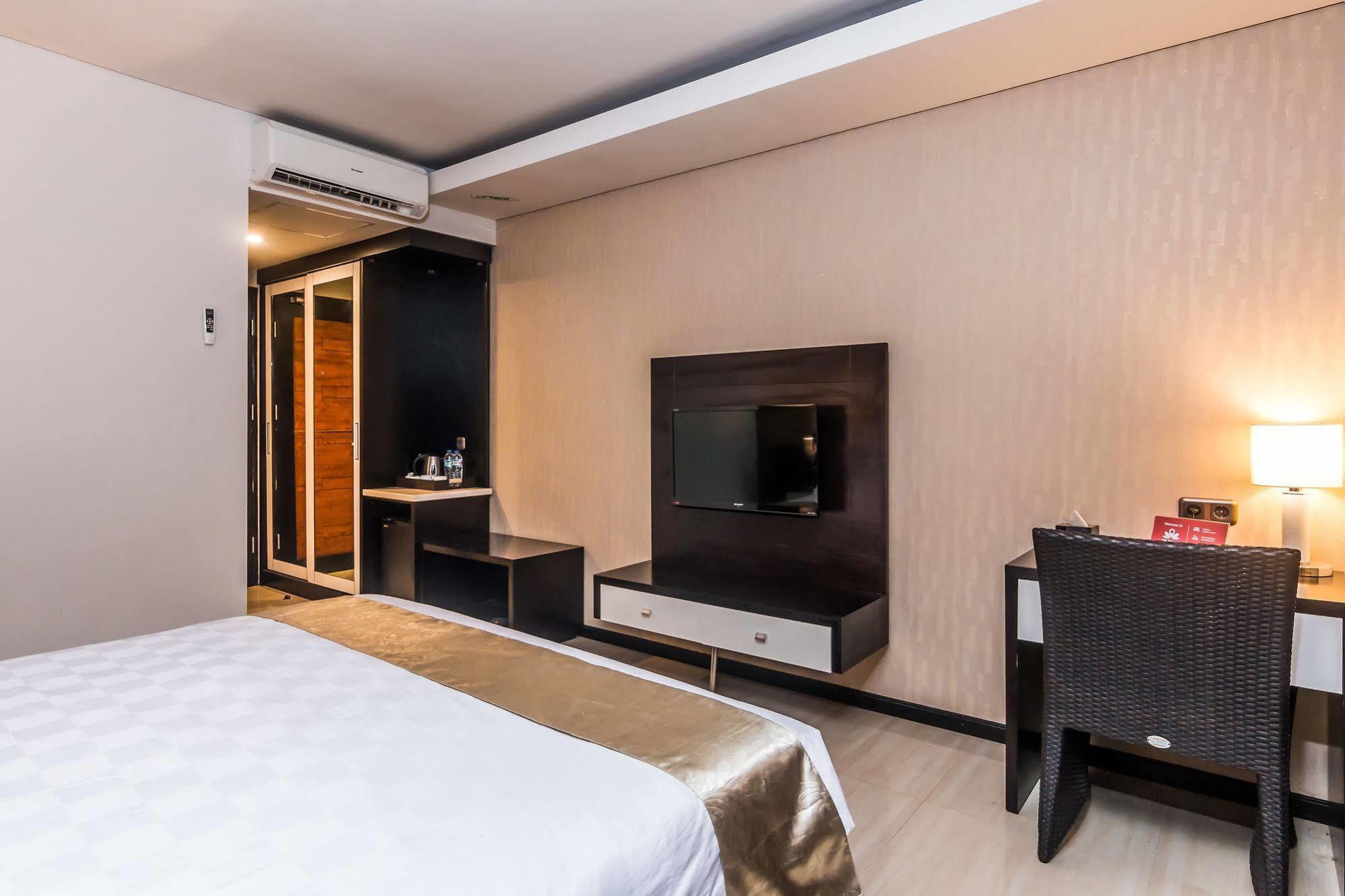 Zen Rooms Denpasar Marlboro מראה חיצוני תמונה
