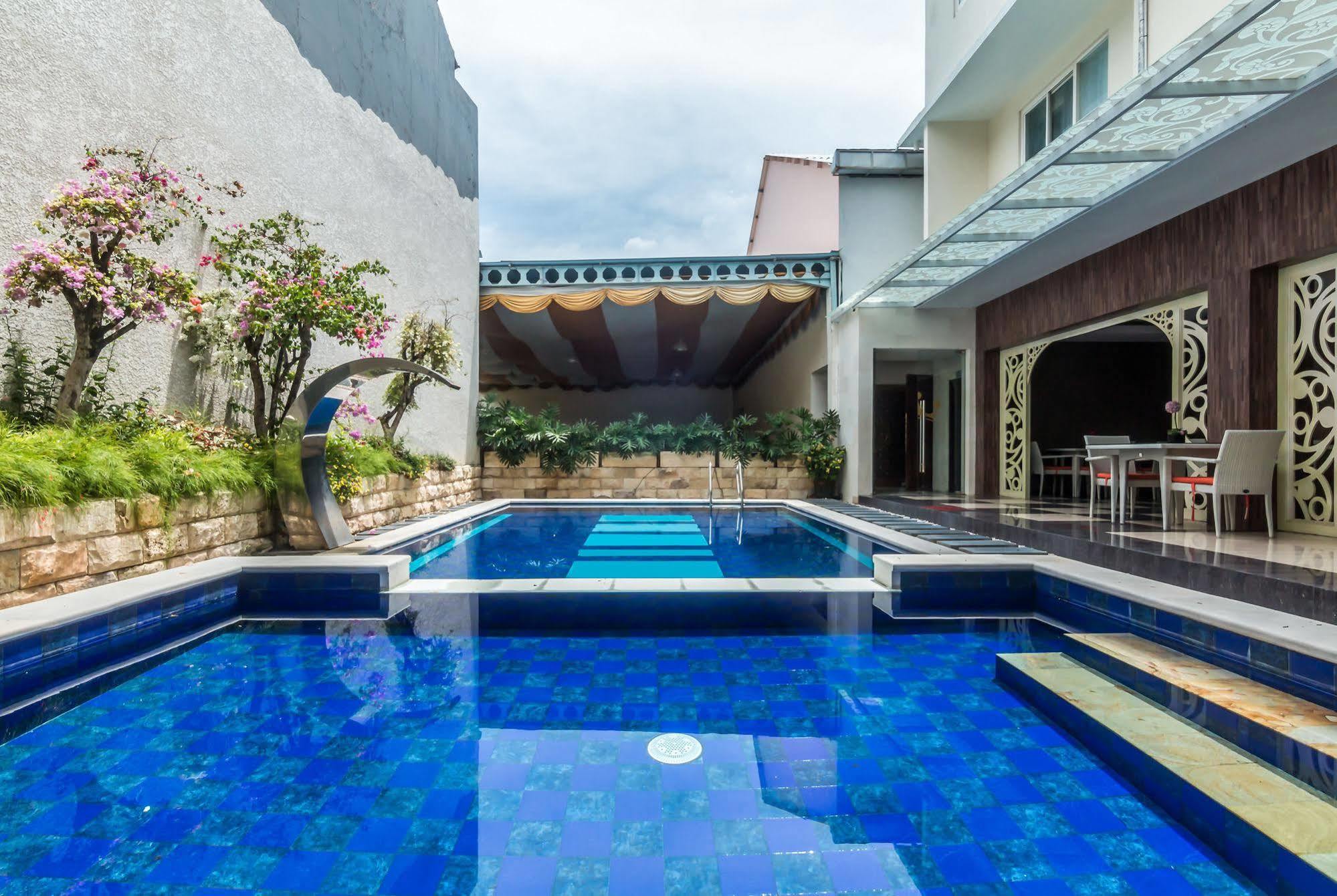 Zen Rooms Denpasar Marlboro מראה חיצוני תמונה
