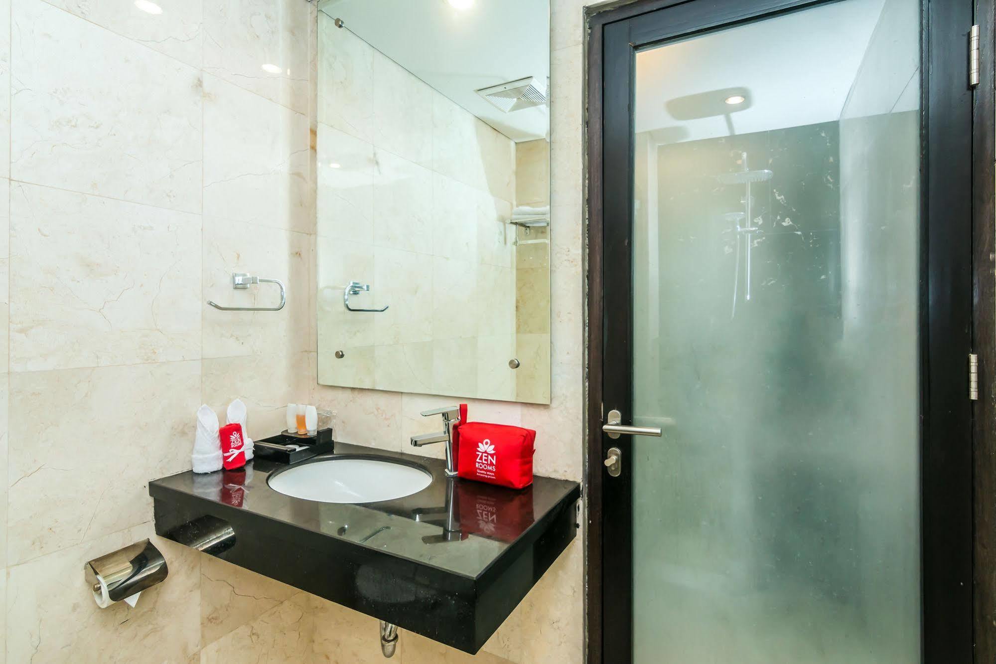 Zen Rooms Denpasar Marlboro מראה חיצוני תמונה